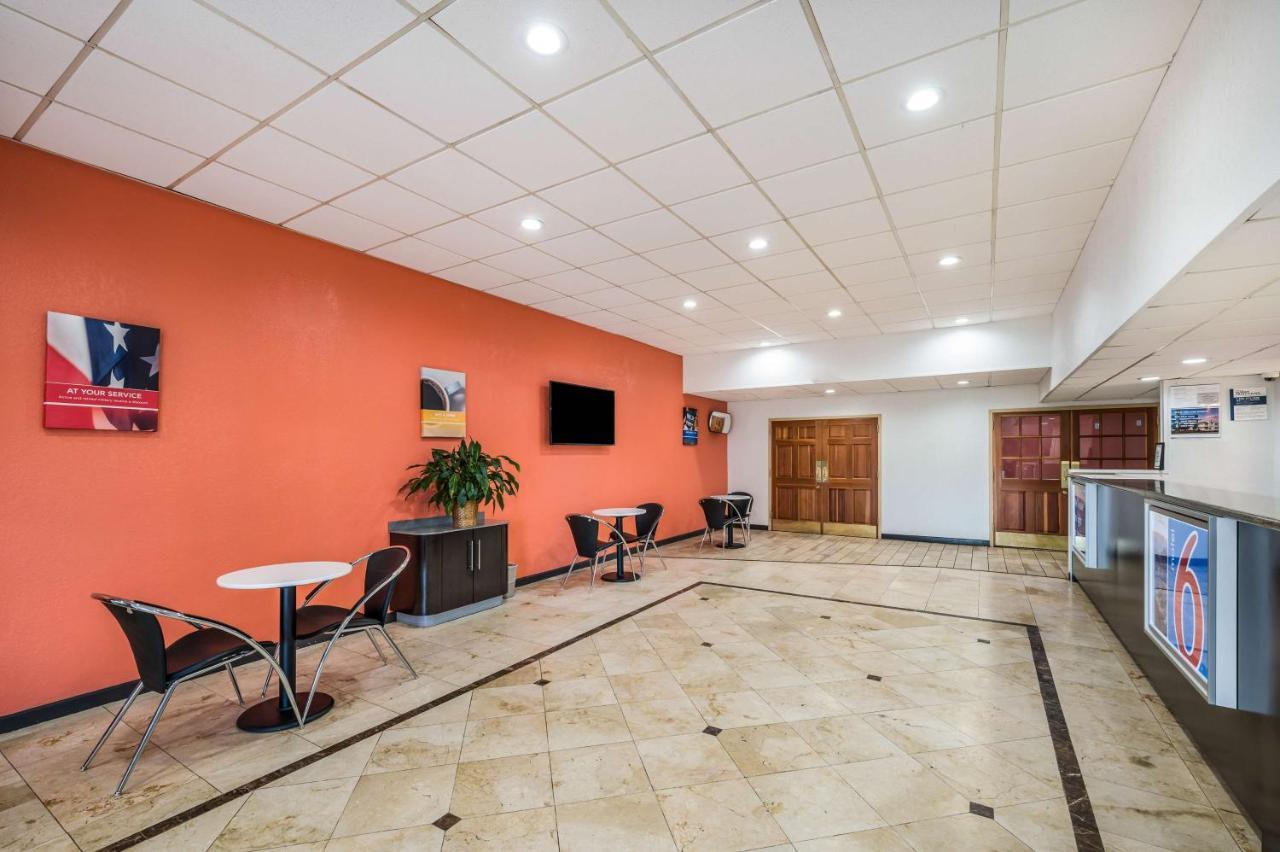 Motel 6-Henderson, Tx ภายนอก รูปภาพ