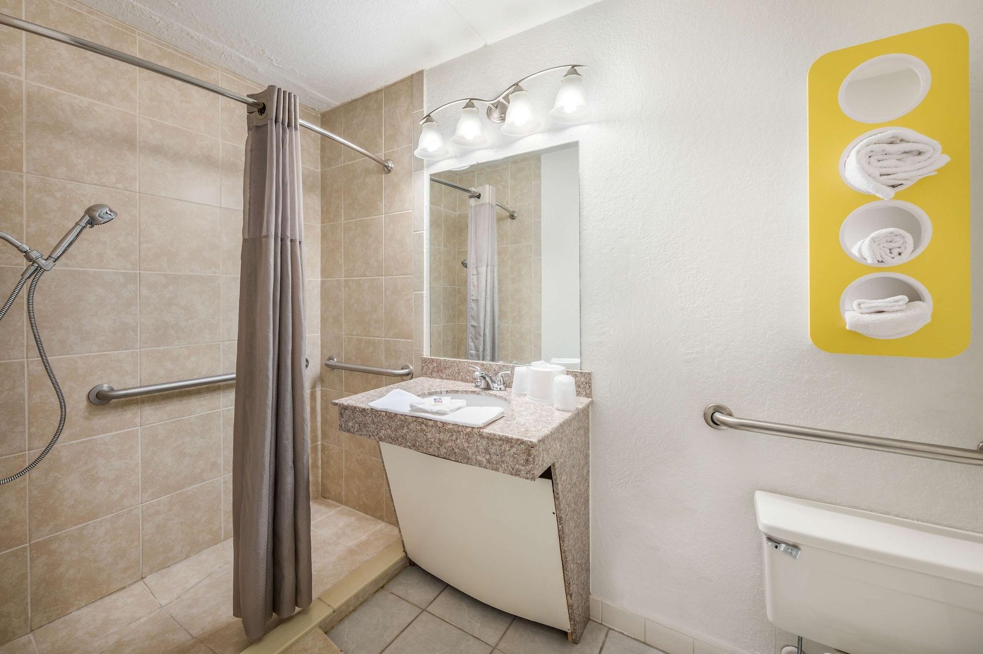Motel 6-Henderson, Tx ภายนอก รูปภาพ