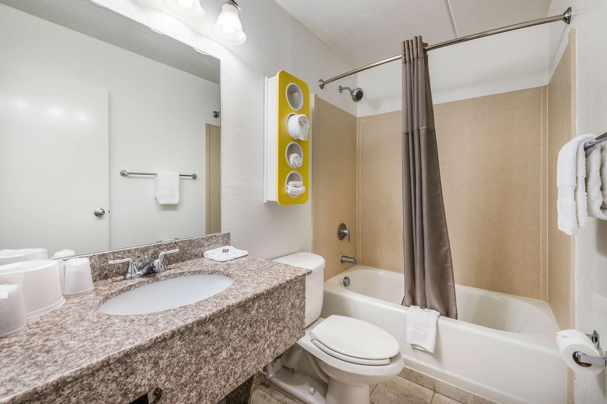 Motel 6-Henderson, Tx ภายนอก รูปภาพ